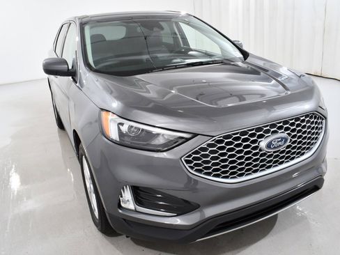 Used 2024 Ford Edge SEL w/ Convenience Package image 4