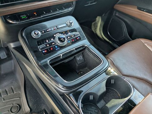 Used 2022 Lincoln Nautilus Reserve w/ Equipment Group 201A image 19