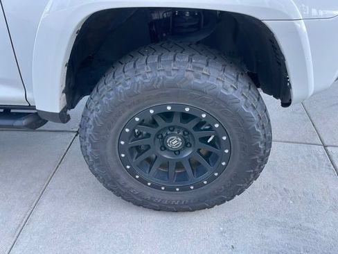 Used 2023 Toyota 4Runner TRD Off-Road Premium AWD/4WD image 20