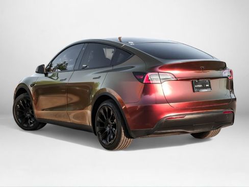 Used 2021 Tesla Model Y 2WD image 8