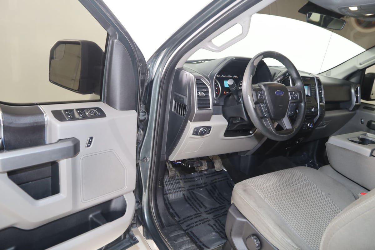 Used 2015 Ford F150 XLT RWD image 43