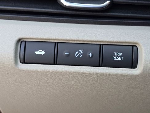 Used 2025 Nissan Altima 2.5 SV image 13