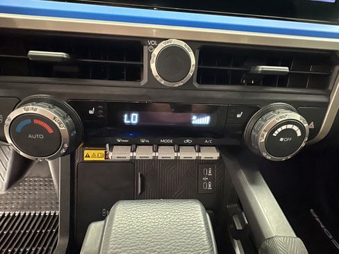 Used 2025 Toyota Tacoma TRD Sport w/ TRD Sport Upgrade Package AWD/4WD image 20