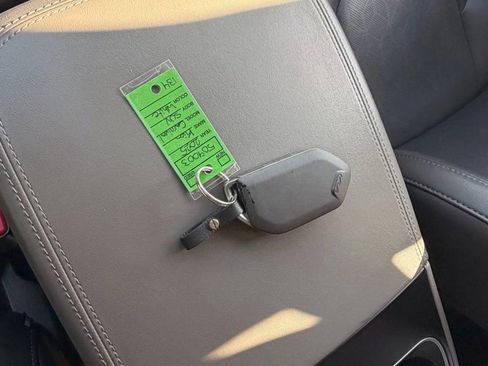 Used 2025 Kia Carnival image 29