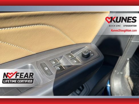 Used 2021 Volkswagen Atlas Cross Sport SE w/ Panoramic Sunroof Package image 19