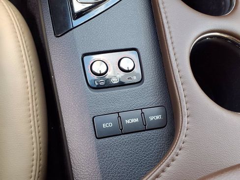Used 2013 Toyota Avalon XLE Touring FWD image 28