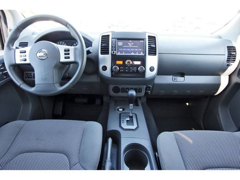 Used 2020 Nissan Frontier SV w/ Midnight Edition Floor Mats RWD image 11