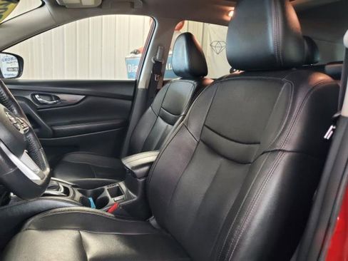 Used 2018 Nissan Rogue S AWD/4WD image 16