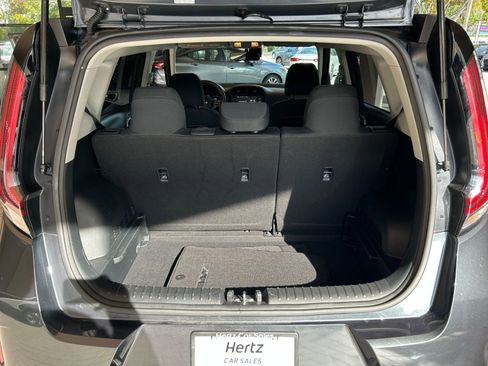 Used 2025 Kia Soul LX w/ LX Technology Package image 25