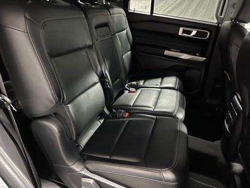 Used 2023 Ford Explorer XLT w/ Equipment Group 202A image 12