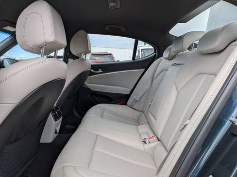 Used 2023 Genesis G70 2.0T RWD image 29