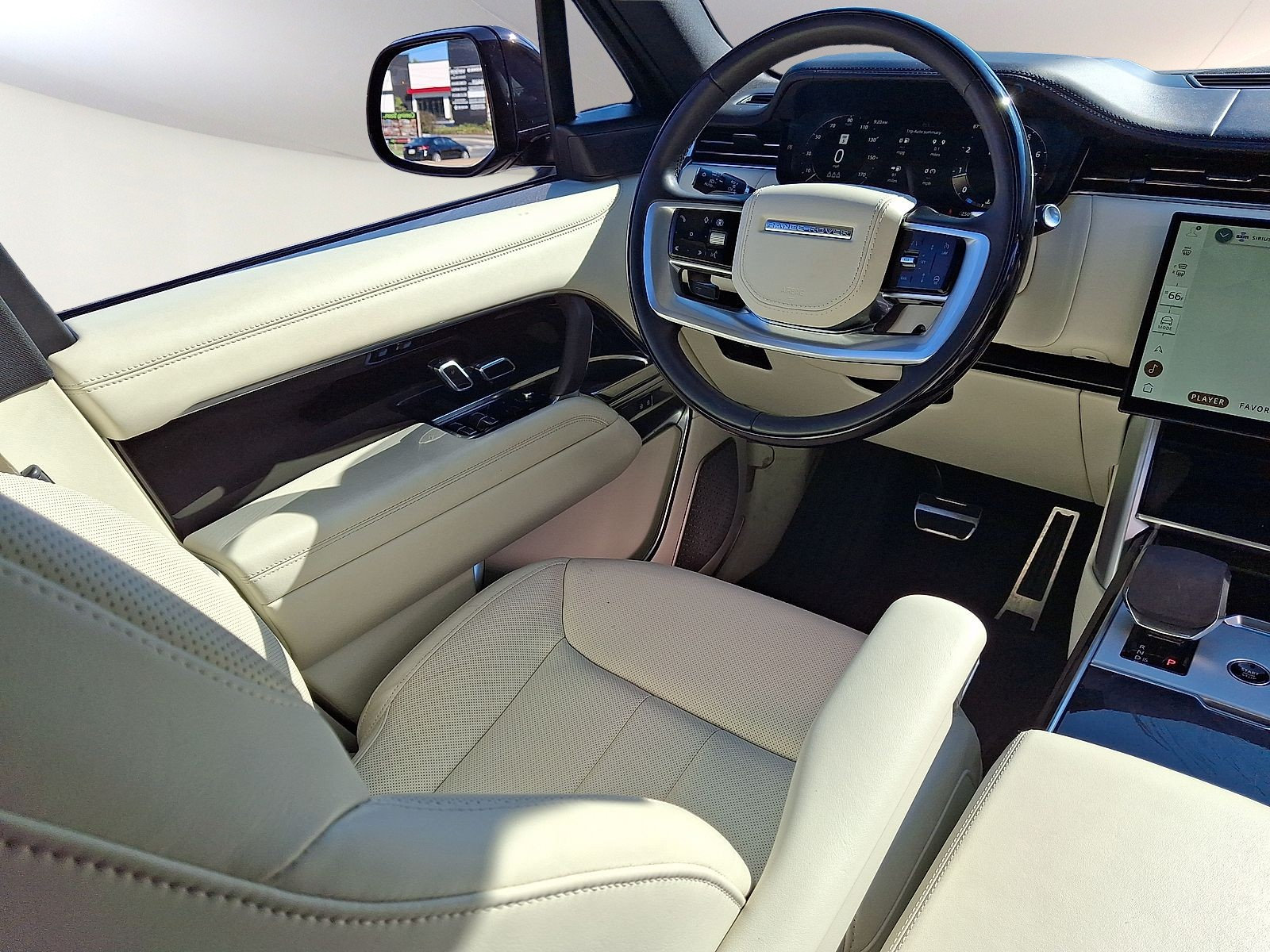 Certified 2024 Land Rover Range Rover Long Wheelbase Autobiography AWD/4WD image 3