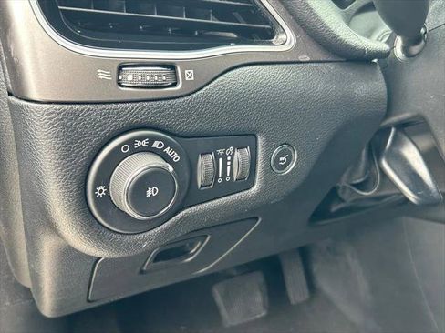 Certified 2020 Jeep Cherokee Limited AWD/4WD image 17