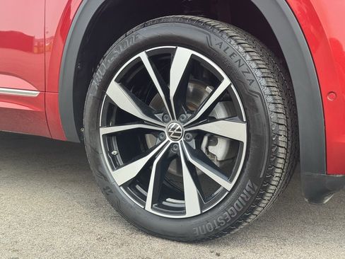 Used 2025 Volkswagen Atlas Cross Sport SEL Premium R-Line image 28