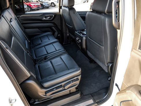 Used 2021 GMC Yukon XL SLT image 38