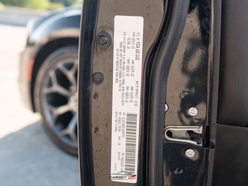 Used 2018 Chrysler 300 S w/ 300S Premium Group RWD image 49