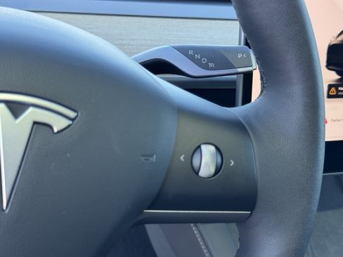 Used 2022 Tesla Model Y Performance image 20