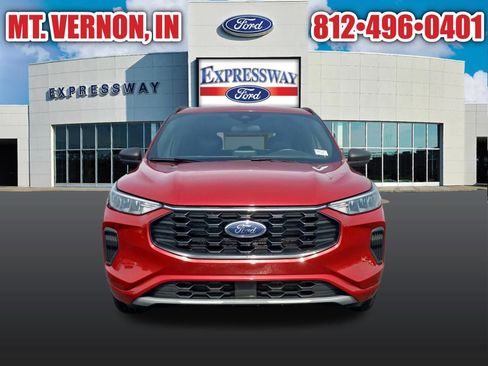Used 2024 Ford Escape ST-Line w/ Cold Weather Package FWD image 4
