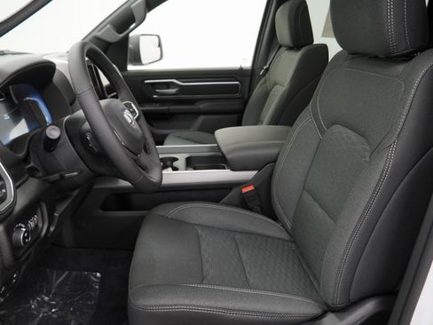 New 2026 RAM 1500 4x4 Crew Cab image 15