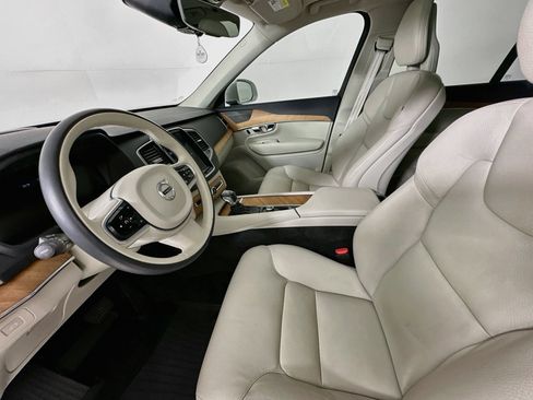 Used 2022 Volvo XC90 T6 Momentum w/ Advanced Package AWD/4WD image 22