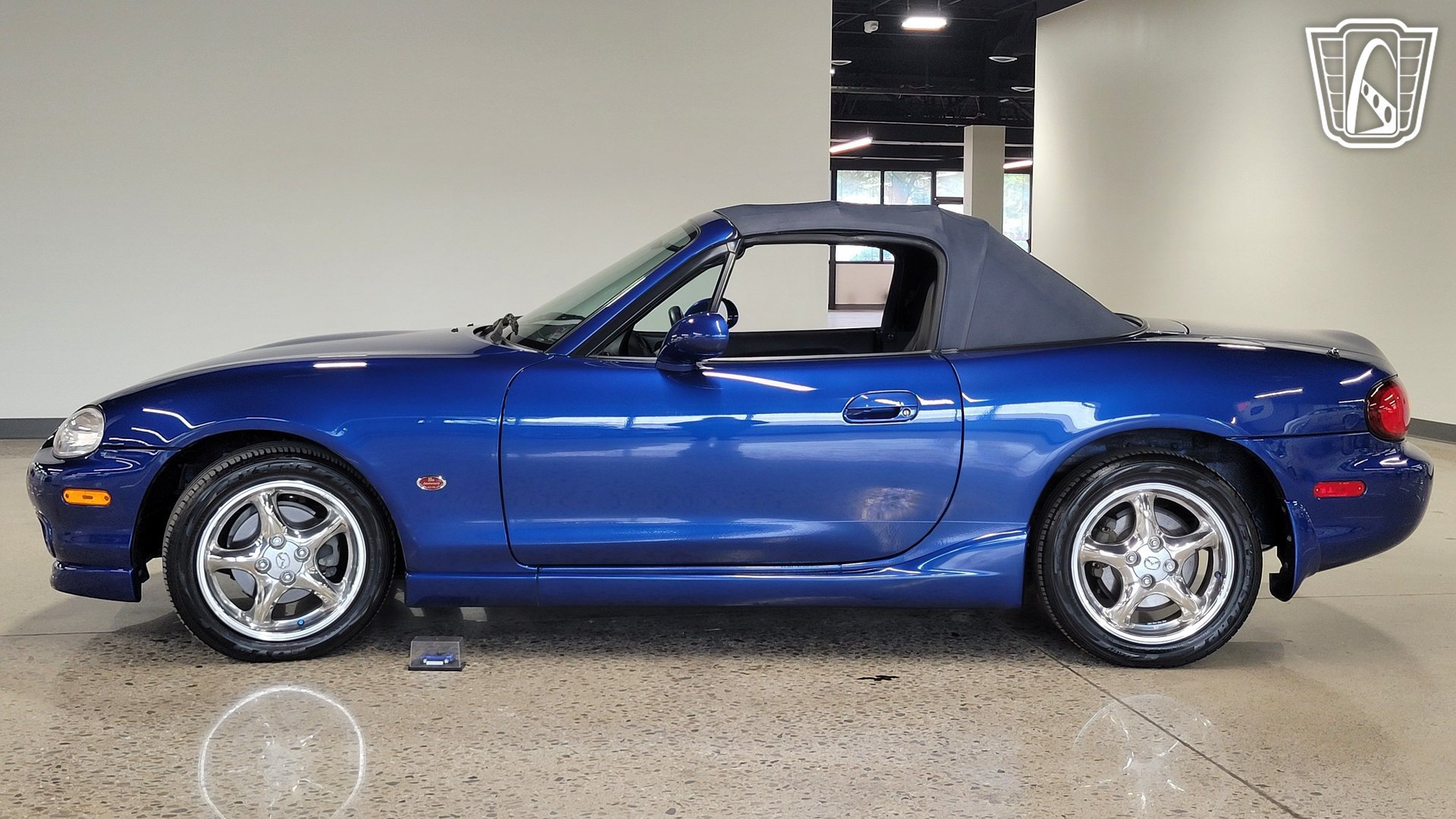 Used 1999 MAZDA MX-5 Miata RWD image 4