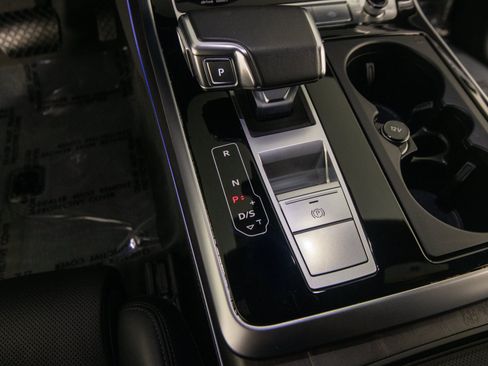 Used 2023 Audi Q8 Prestige AWD/4WD image 21