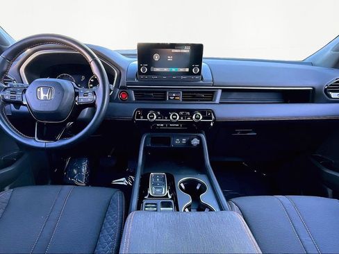 Used 2023 Honda Pilot Sport image 8