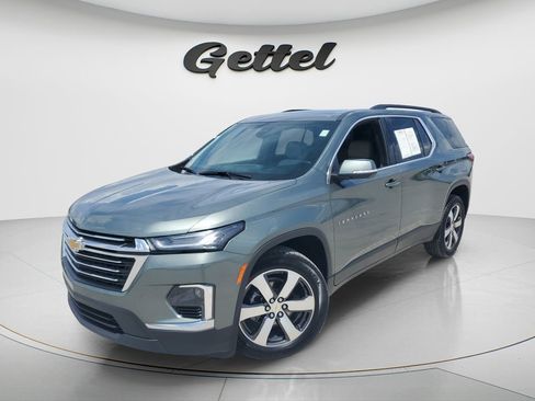 Used 2023 Chevrolet Traverse LT w/ LT Premium Package image 2