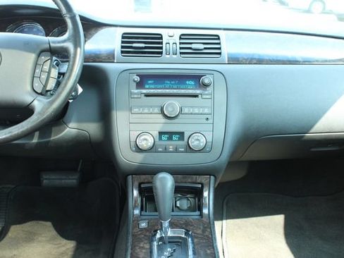 Used 2007 Buick Lucerne CXS w/ Driver Confidence Package FWD image 18