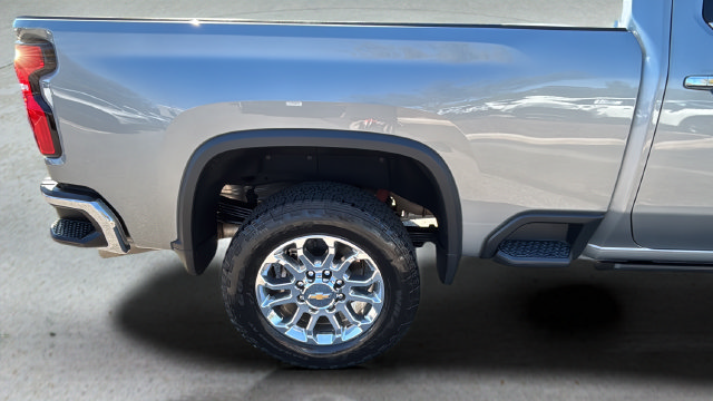 Used 2025 Chevrolet Silverado 2500 LTZ w/ LTZ Plus Package AWD/4WD image 38