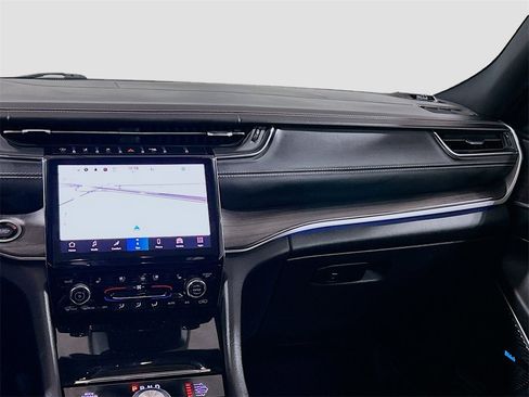 Used 2022 Jeep Grand Cherokee L Overland w/ Advanced Protech Group III image 23