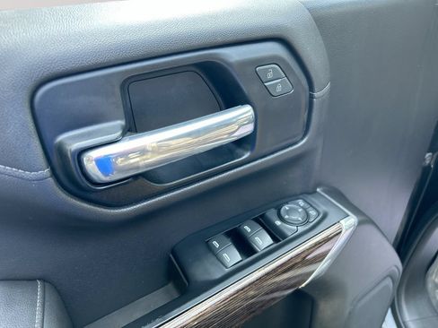 Used 2019 GMC Sierra 1500 SLE w/ SLE Value Package AWD/4WD image 21