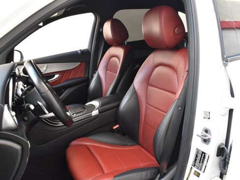 Used 2022 Mercedes-Benz GLC 300 4MATIC w/ AMG Line image 16
