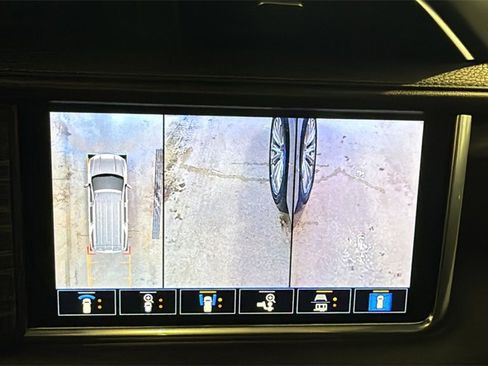 Used 2021 GMC Yukon Denali w/ Denali Premium Package image 43