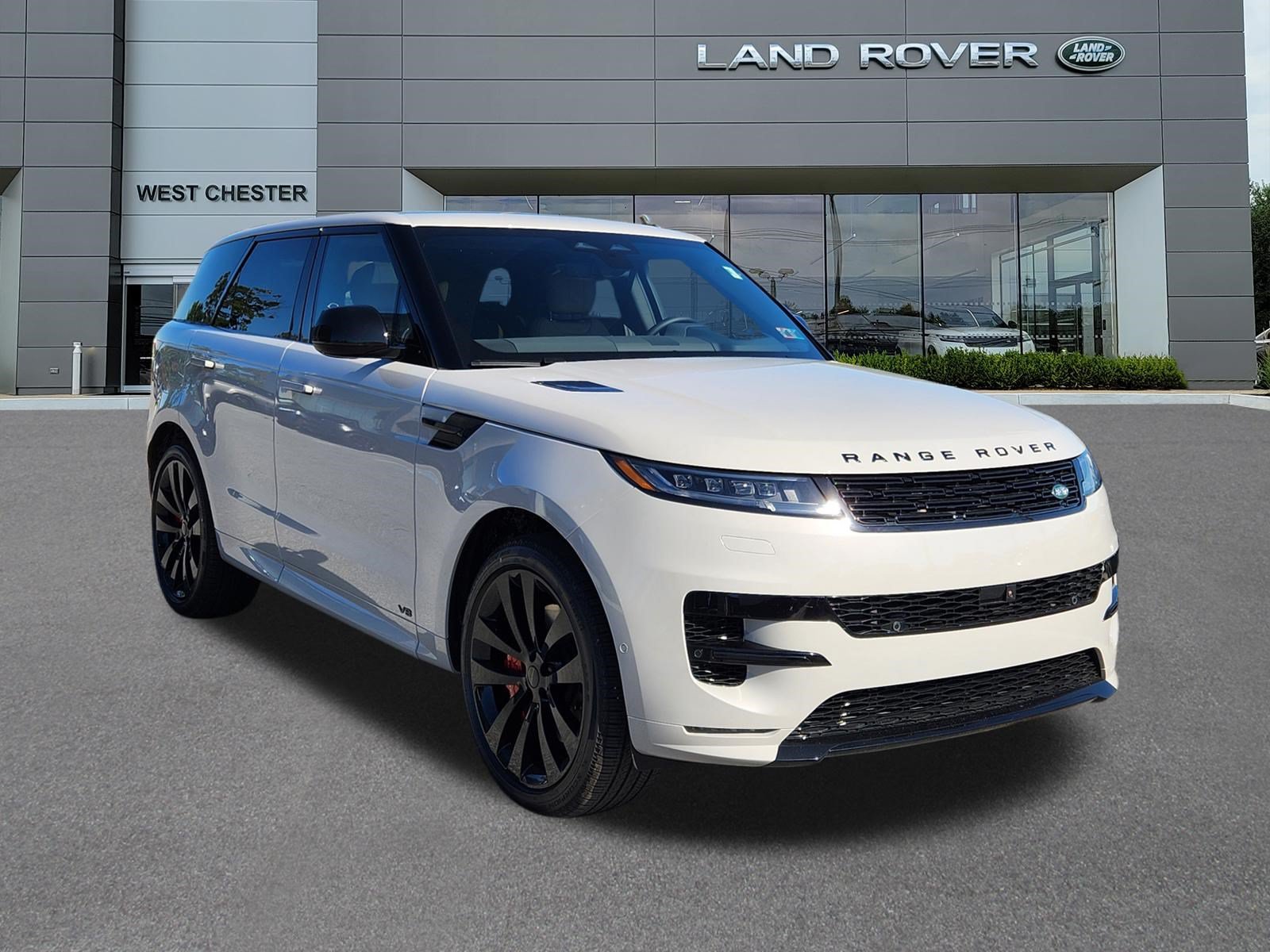 New 2027 Land Rover Range Rover Long Wheelbase SE AWD/4WD image 2