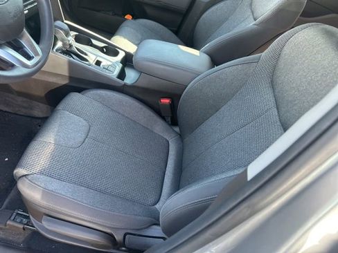 Used 2020 Hyundai Santa Fe SE FWD image 4