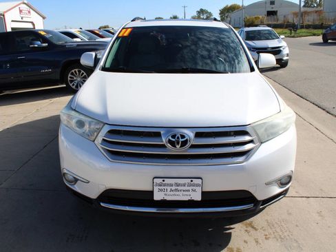 Used 2011 Toyota Highlander SE image 2