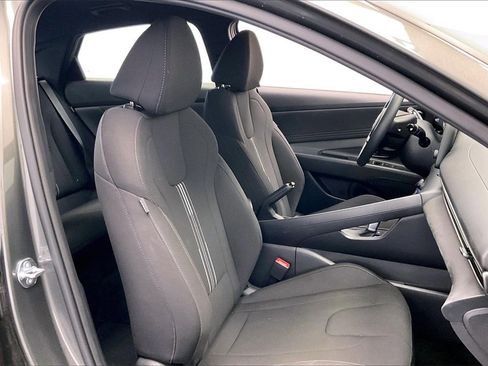 Used 2025 Hyundai Elantra Sport image 6