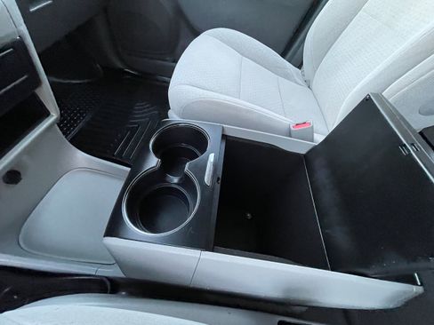 Used 2015 Toyota Sienna LE image 17