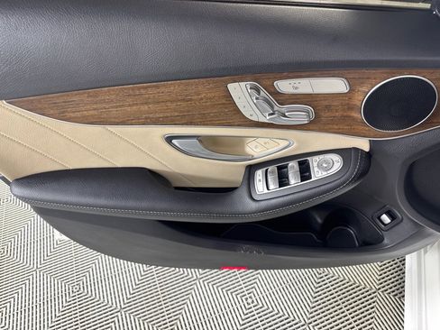 Used 2019 Mercedes-Benz C 300 Sedan image 12