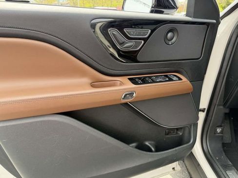 Used 2023 Lincoln Aviator Reserve w/ Equipment Group 201A AWD/4WD image 16