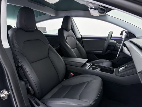 Used 2024 Tesla Model 3 Standard Range RWD image 23