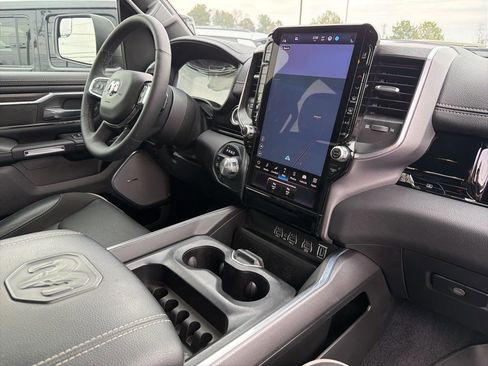 Used 2025 RAM 1500 Laramie w/ Night Edition image 32