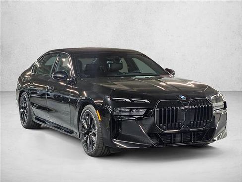New 2025 BMW 760i xDrive image 3