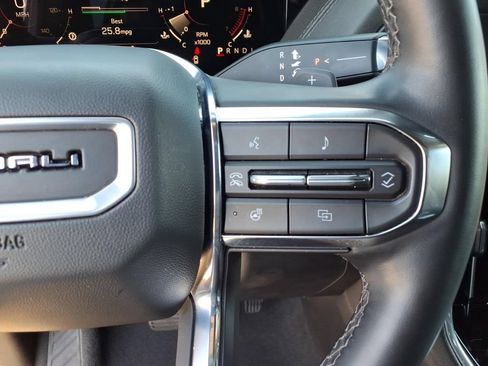 Used 2025 GMC Yukon XL Denali RWD image 35