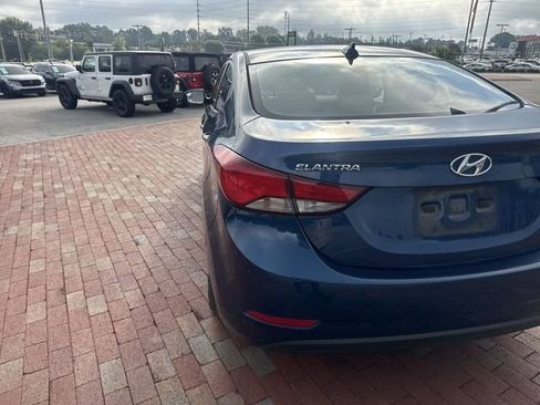 Used 2016 Hyundai Elantra SE FWD image 10