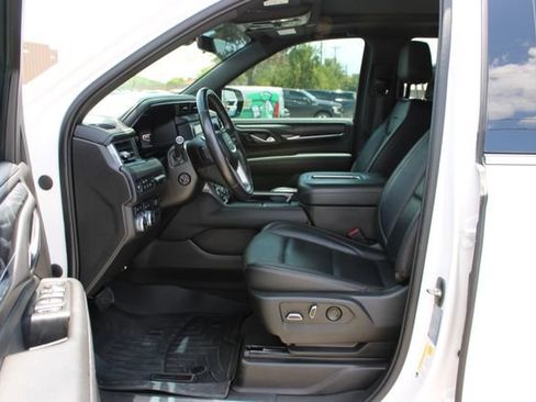 Used 2022 GMC Yukon Denali w/ Denali Ultimate Package AWD/4WD image 15