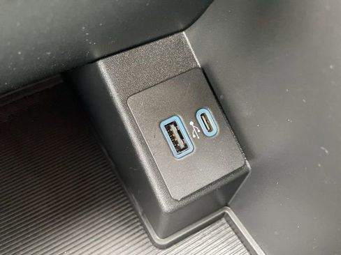 Used 2024 Ford Edge SEL image 18