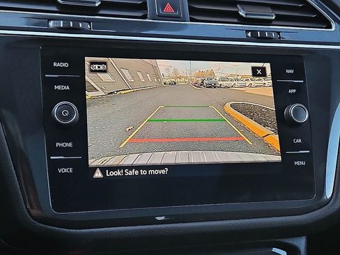 Used 2022 Volkswagen Tiguan SEL R-Line AWD/4WD image 21