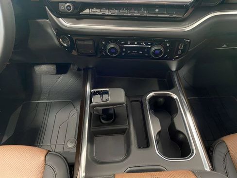 Used 2025 Chevrolet Silverado 1500 High Country w/ High Country Premium Package image 16